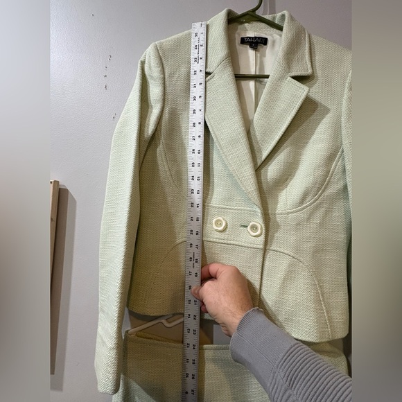 Size 8 Mint Pistachio Tahari Tweed Skirt/Blazer Combo | Excellent Condition - Picture 14 of 16